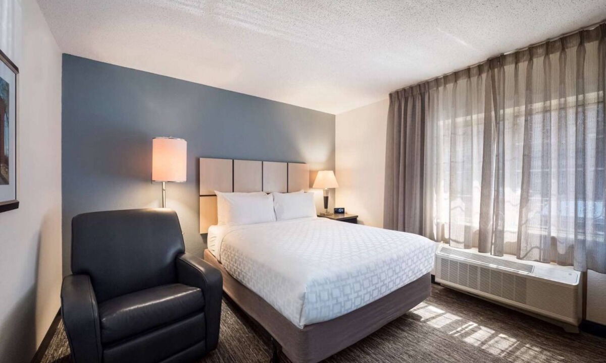 Plano Hotel | Enjoyable Stay! 3 Family-friendly Units w/Kitchens, Pets Allowed!