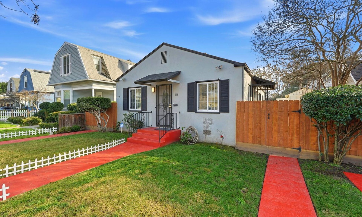 Stockton House | Enjoyable "Studio" 1-bedroom house, with AC and laundry in charming Stockton