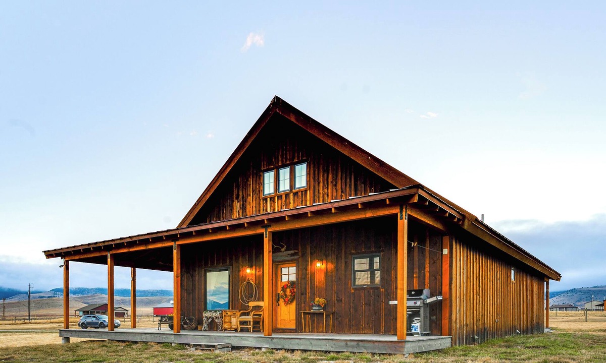 Shining Mountains Cabin | Ennis Home: Try the Yellowstone Lifestyle!