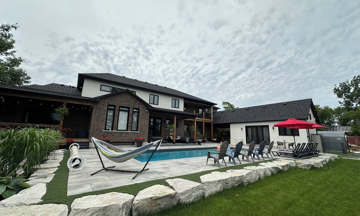 Enniskillen House | Enniskillen Vacation Home Retreat!