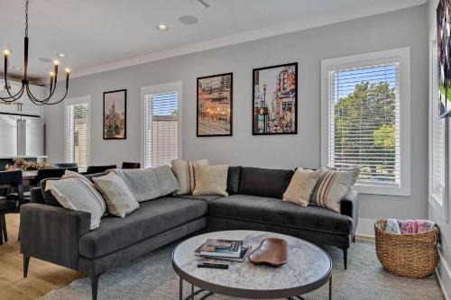 Berry Hill House | Ensemble-4 Unit Combo-8 mins to Broadway