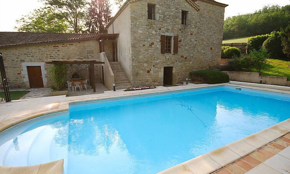 Grezels House | Ensemble de 3 maisons Lavit by Interhome