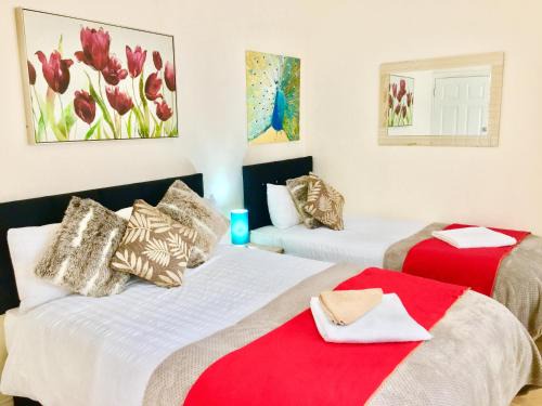 Cranbrook Apartment | Ensuite Apartment with small Kitchenette, Private Bathroom and Parking