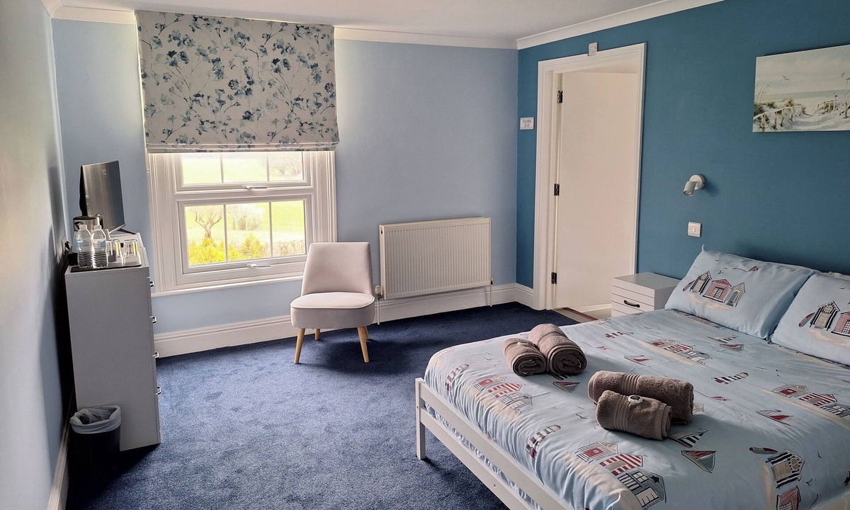 Cranleigh House | Ensuite Double Room with Countryside Views