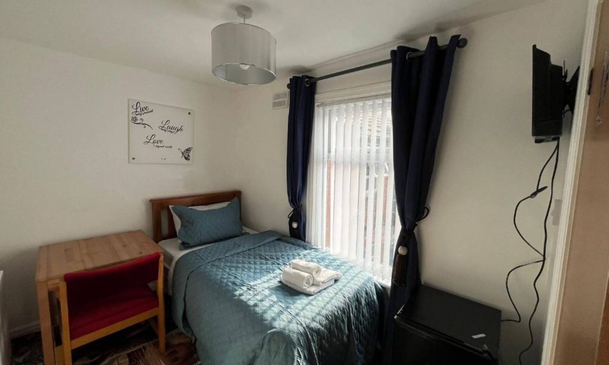 North Shore Hotel | Ensuite Single Room