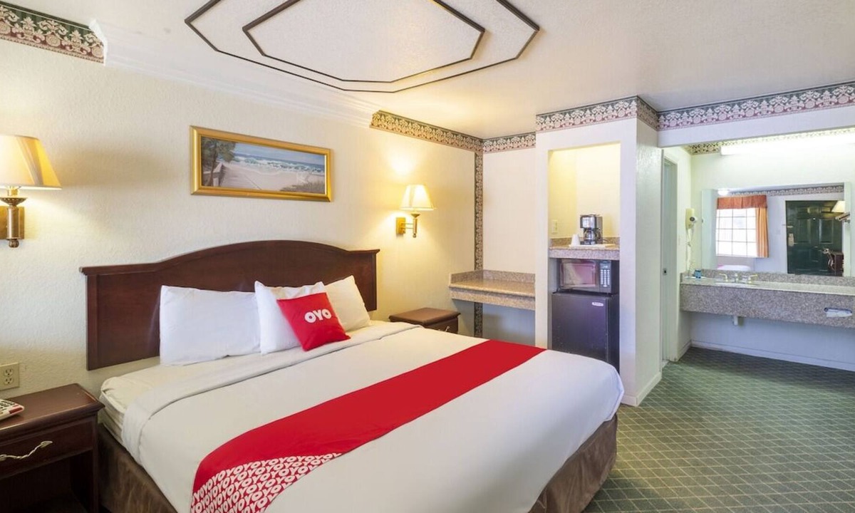 Three Rivers House | Ensuring a Very Comfortable & Memorable Stay! Near Brush Country Bar-B-Q!