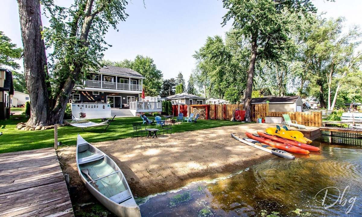 Channel Lake House | Entertain on the chain! Waterfront, sauna,FREE water sports!