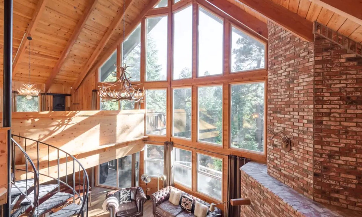 Cedar Glen Cabin | Entertainment Galore Pool Table, Video games, Foosball, basketball , lake rights