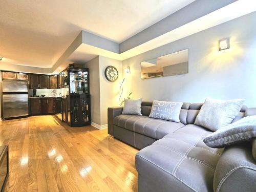 Toronto Entertainment District Apartment | Entire 1 Bedroom Condo - Toronto's Entertainment District