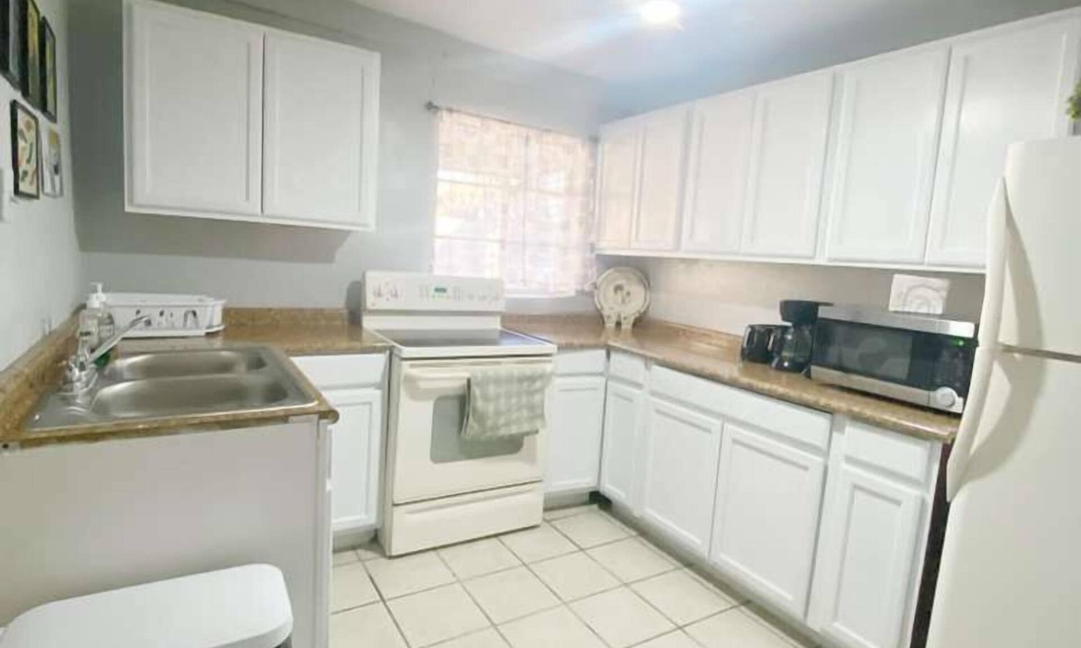 El Paso House | Entire 2-bedr Apt in El Paso with AC and WiFi