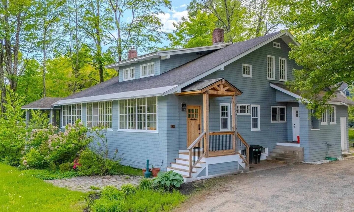 North Woodstock House | Entire 8 bedroom 9 bath home in White Mountains