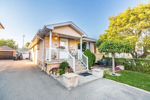 Willowridge Apartment | Entire Basement Apartment