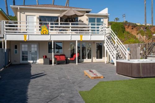 Townsite House | Entire Beach Front Cottage