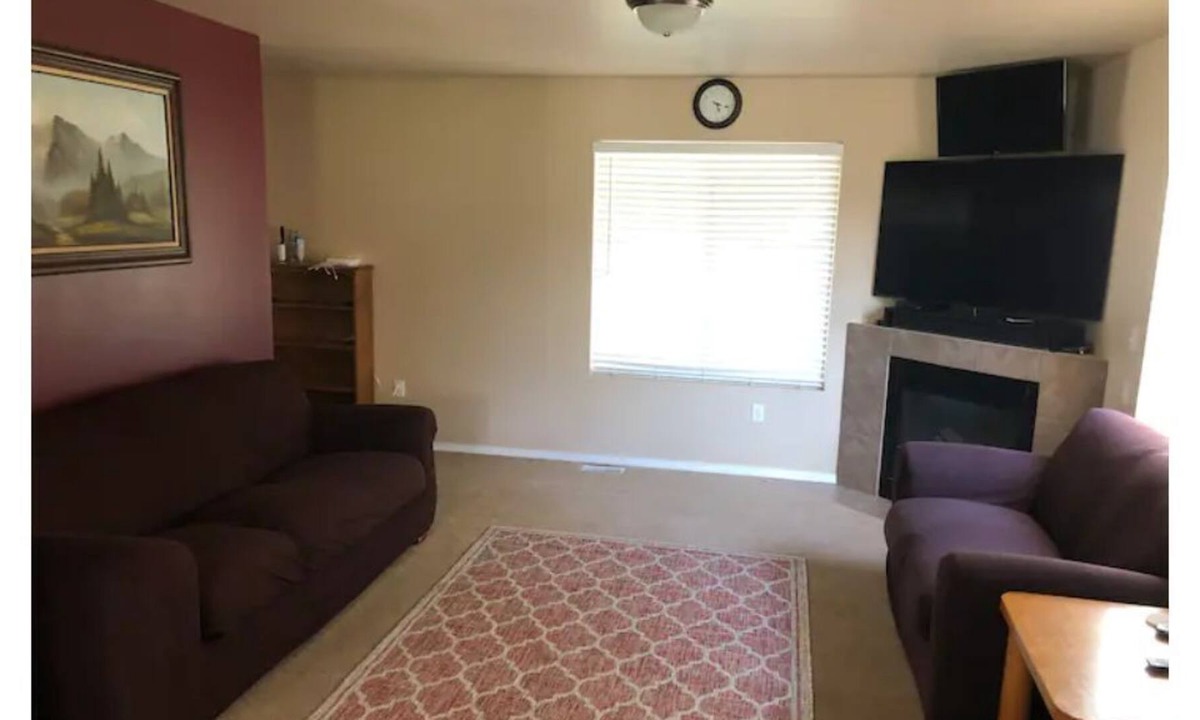 Grapeview House | Entire beautiful modern home on quiet property