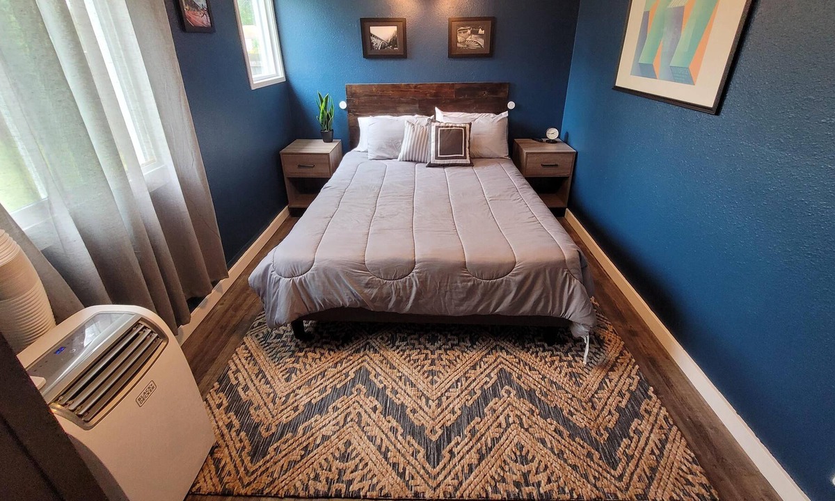 Western House | Entire bungalow hosted by Mychal & Mara