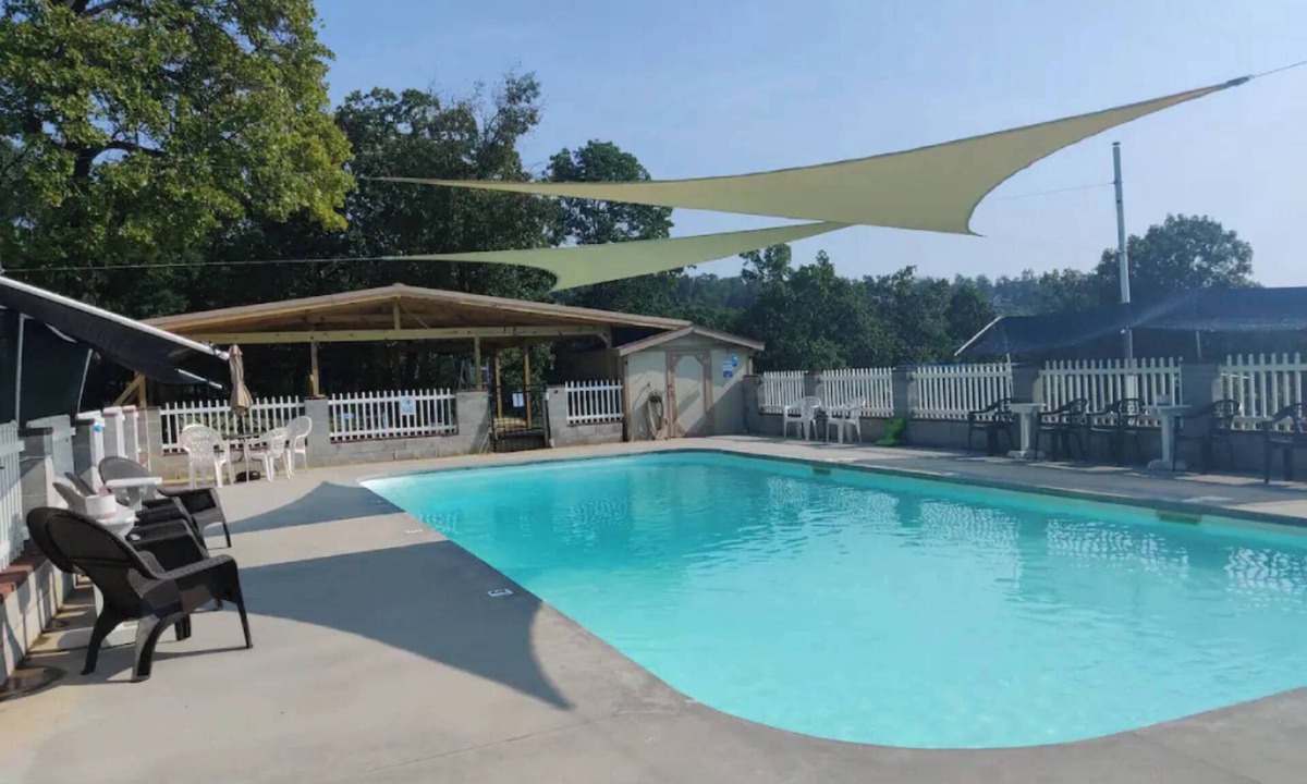 Elizabeth Resort | Entire Cabin on Norfork Lake with swimming pool