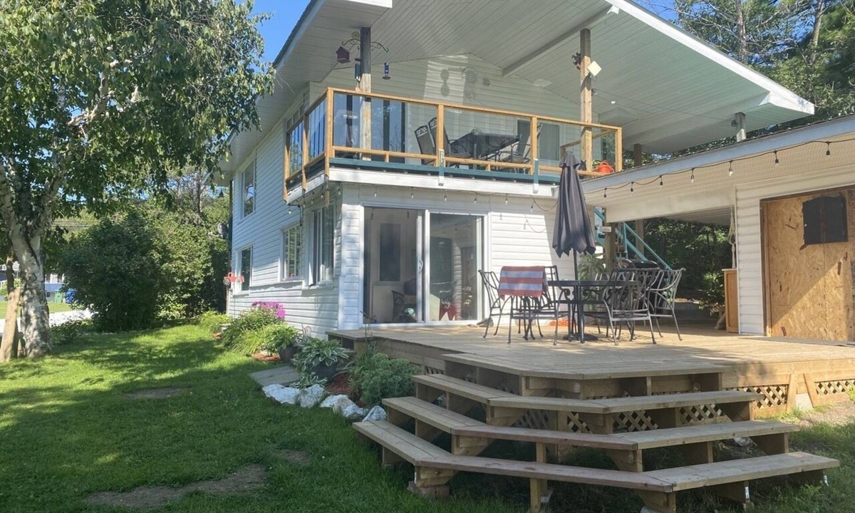 Lac Sainte-Marie Ski Chalet | Entire cottage (2 condos), perfect for families or large groups!