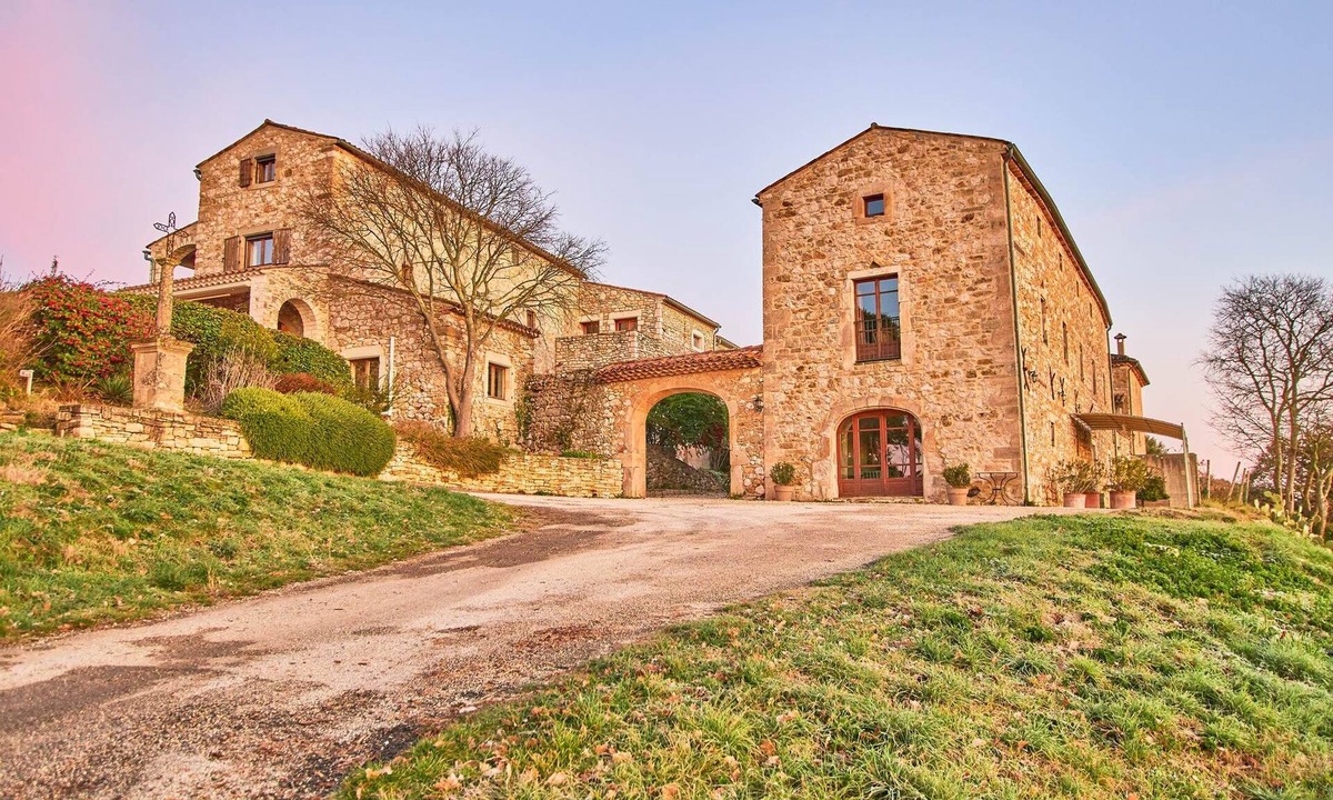 Vagnas Apartment | ENTIRE DOMAINE - 45 pers