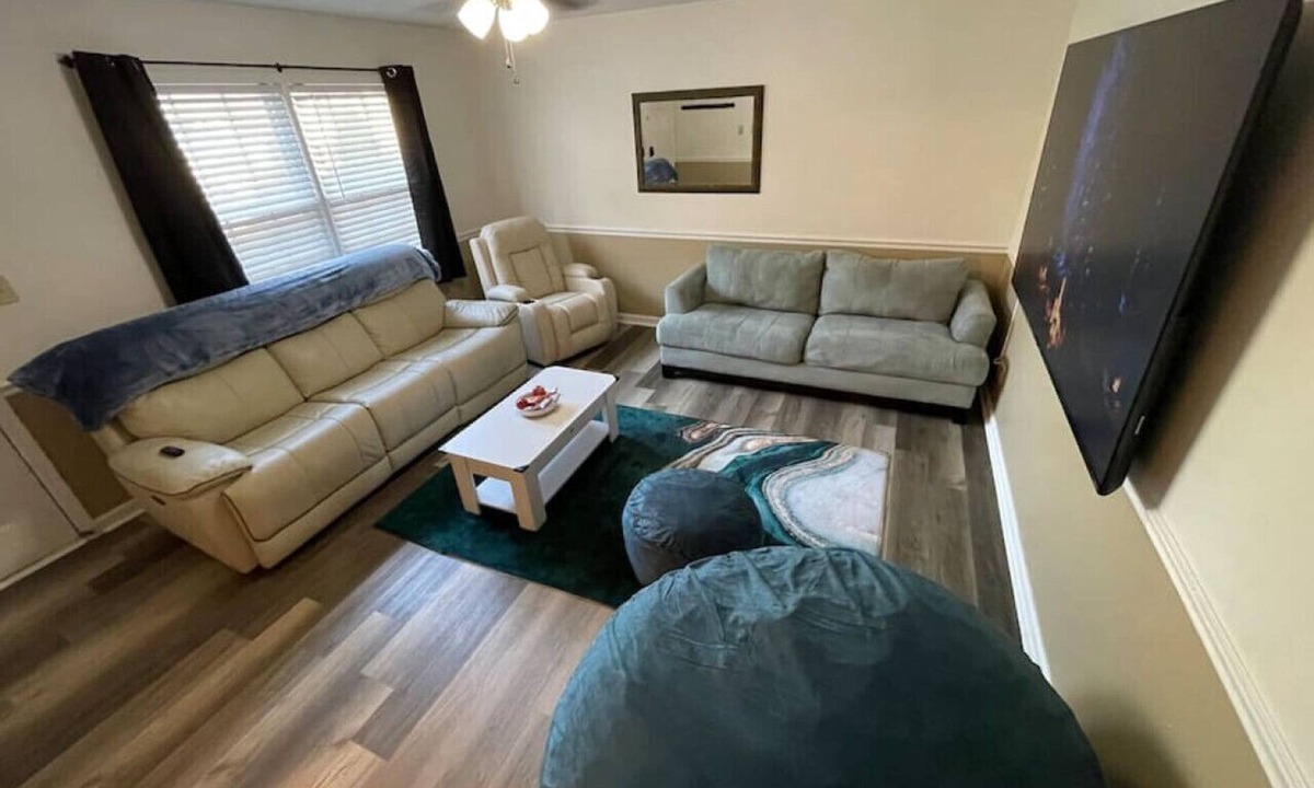 Commerce House | Entire Duplex: Both Units