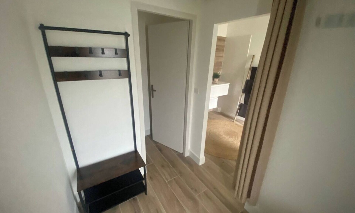 Villeneuve-les-Maguelone Bed & Breakfast | Entire place: King-size bed, outdoor space & bikes