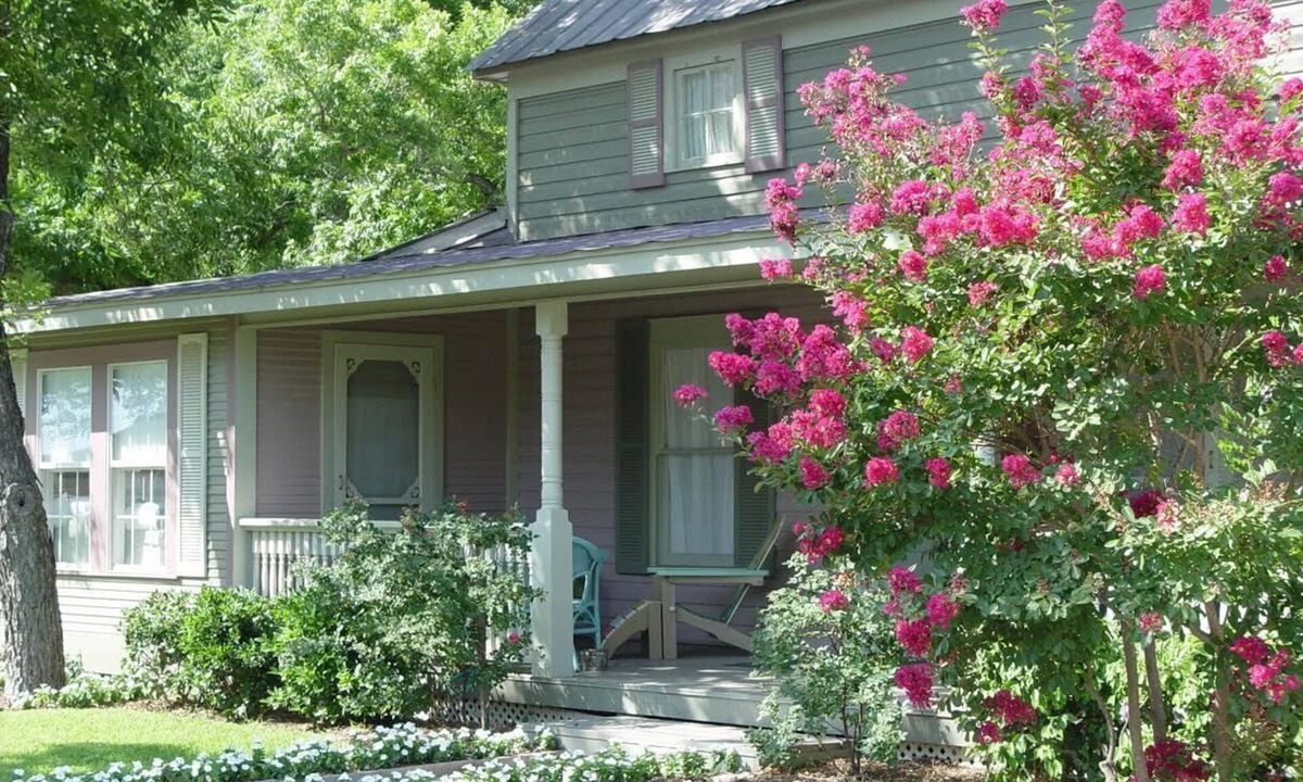 Fredericksburg House | Entire home, 6 rooms, 3.5 baths, sleeps up to 12