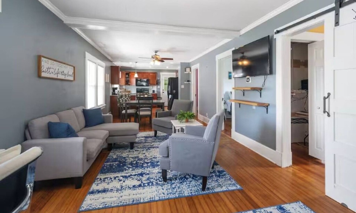 Newtonville House | Entire home in Albany, New York