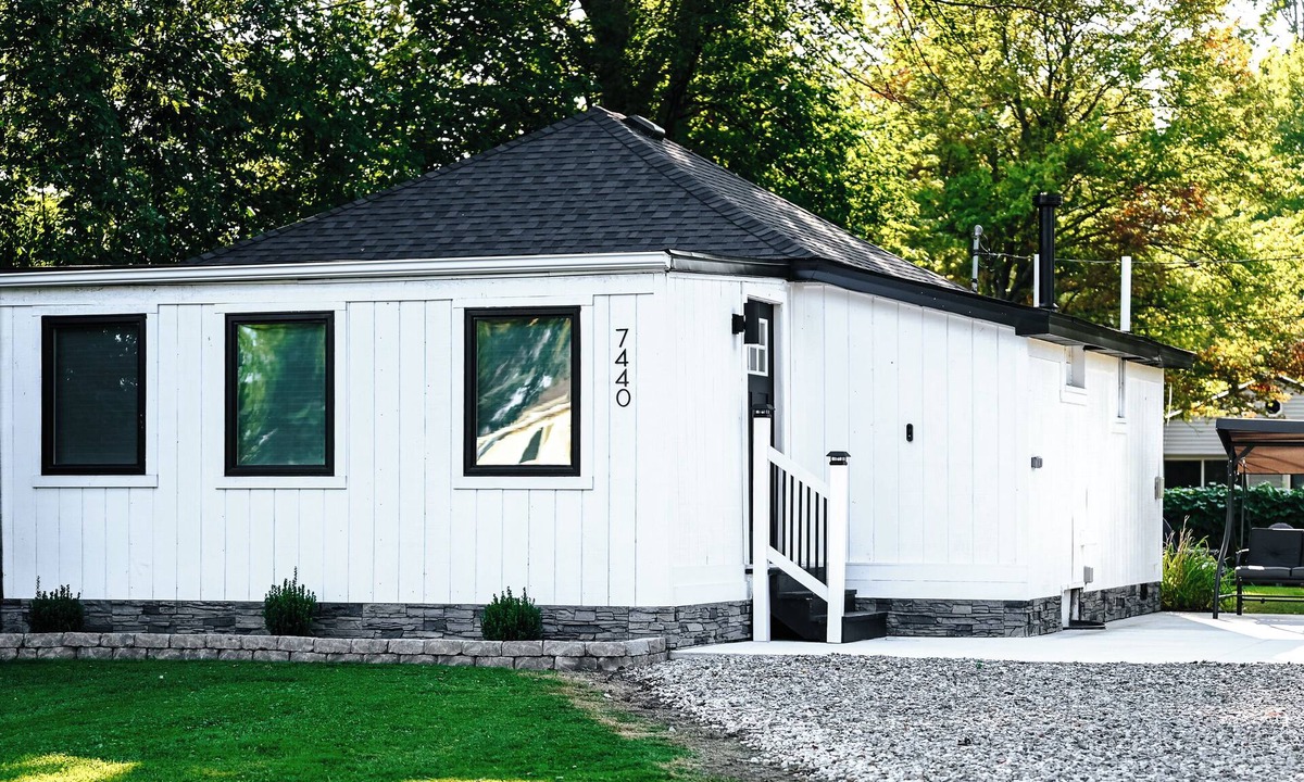 Lexington House | Entire home in Lexington, MI!