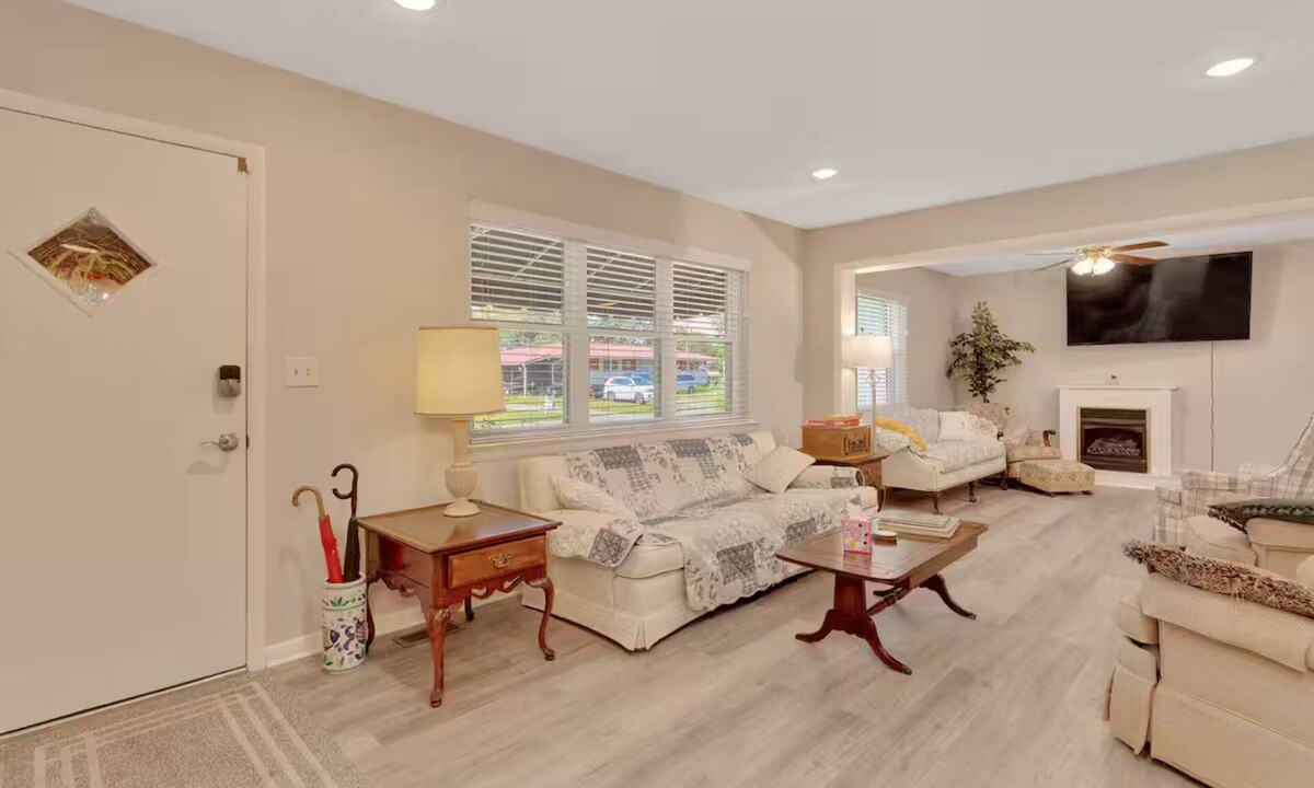 Rossville House | Entire home in Rossville, Georgia