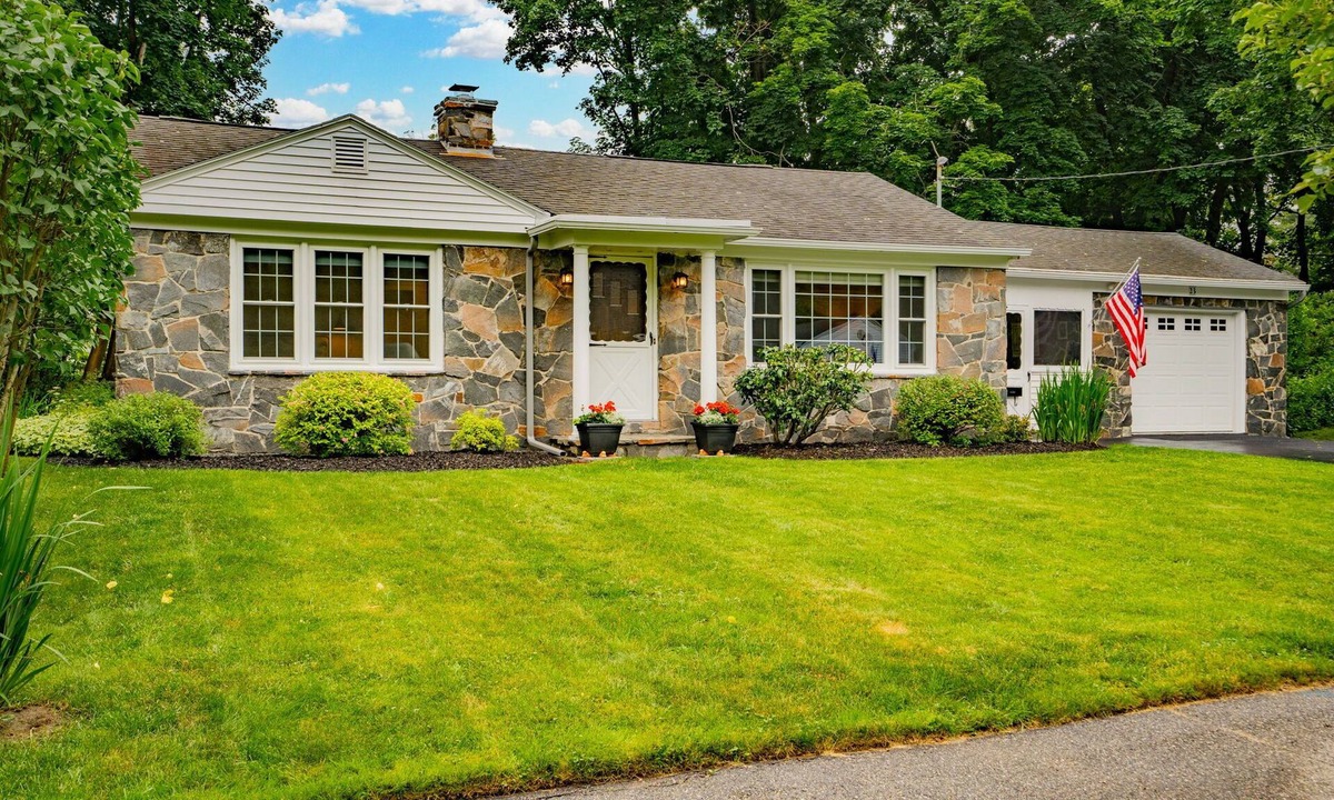 Southern Coast House | Entire Home in Sunny Saco + Gym