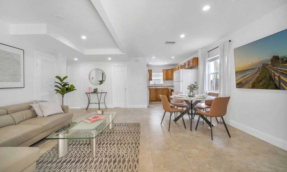 Grandview Heights Apartment | Entire Home in City-Place, Convention Center