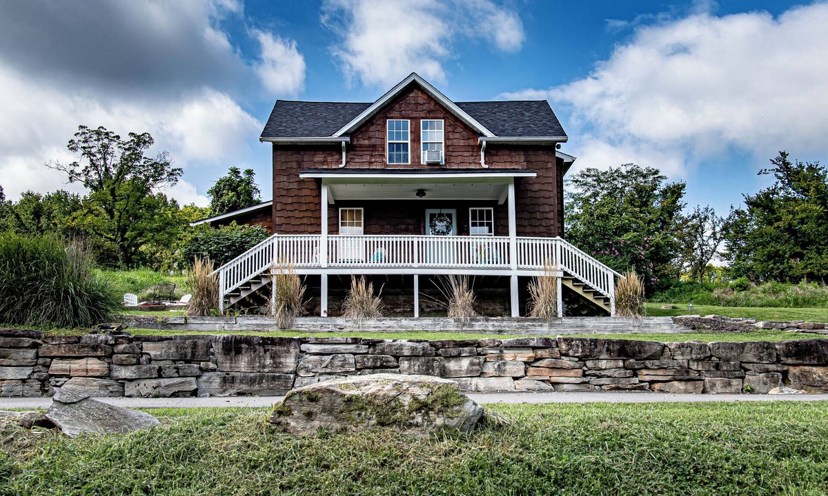 St. James House | Entire Home, Self Check-in, Peaceful Stay