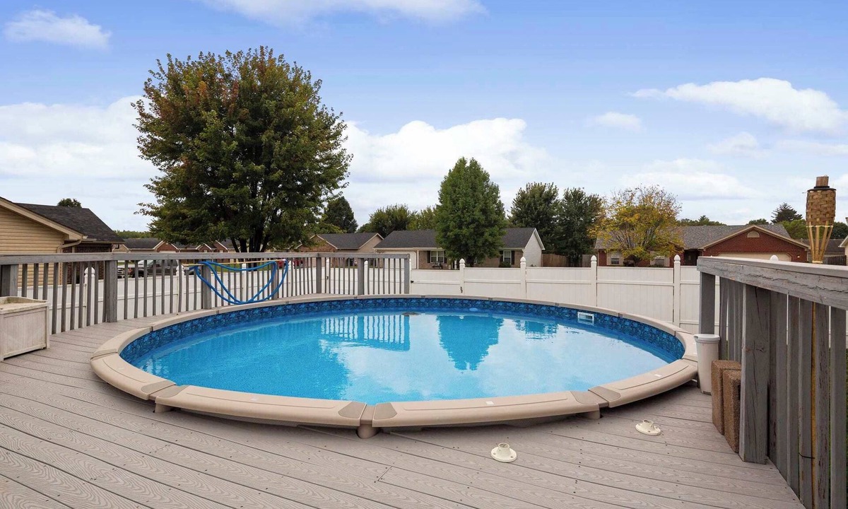 Jeffersonville House | Entire Home with Indoor Spa & Pool