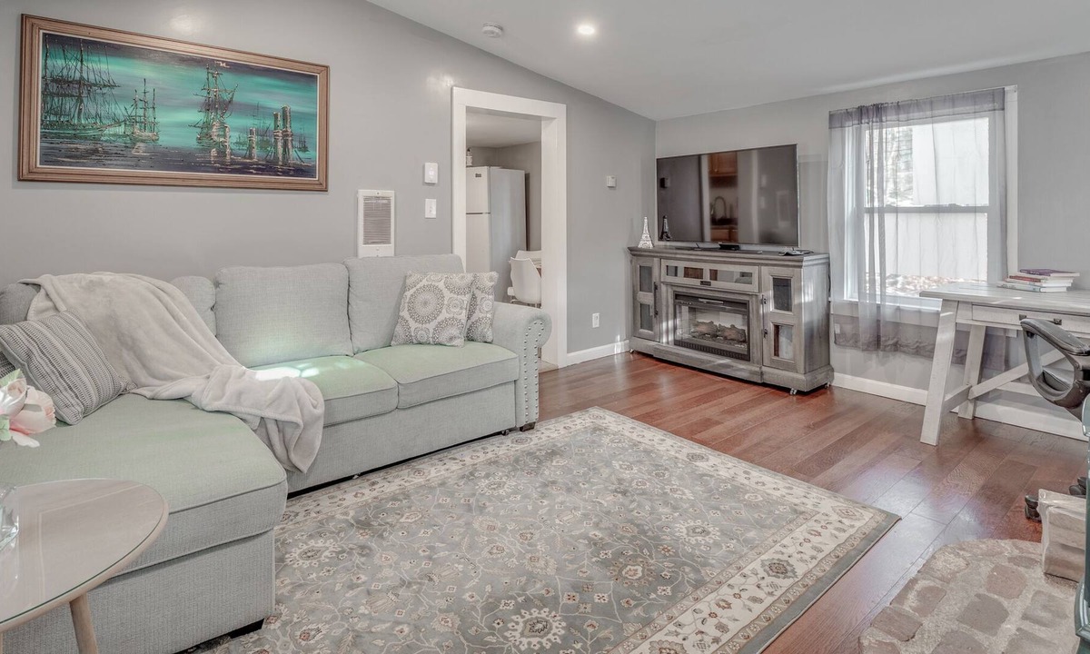 Middleton House | Entire Homestay with Cozy winter Fire Pit