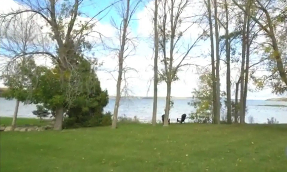 Wiarton House | Entire House by beautiful Georgian Bay