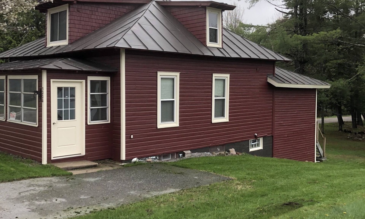 Town of Webb House | ENTIRE HOUSE IN TOWN ~ DOG FRIENDLY n “CAMP KOSKENKORVA”