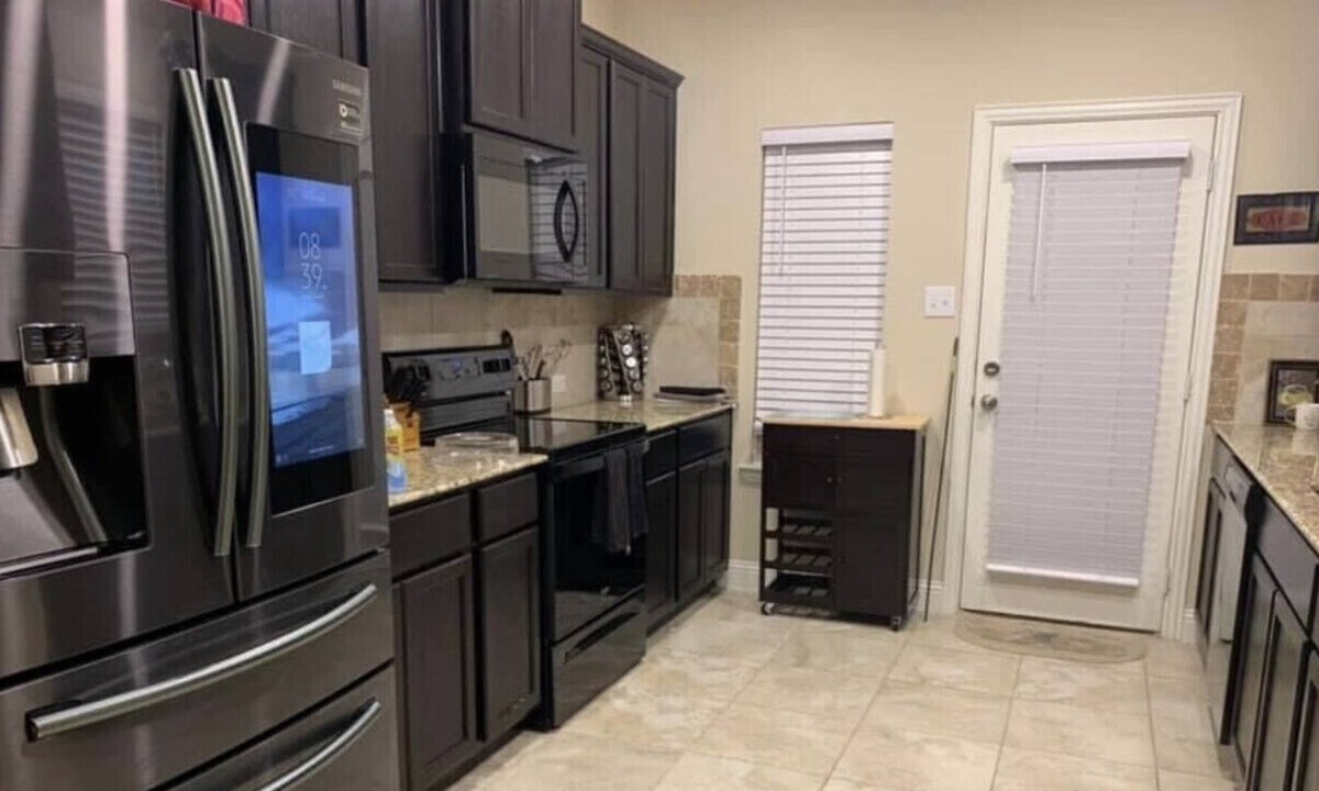 South Arlington House | Entire New Spacious 4 Bedroom Home