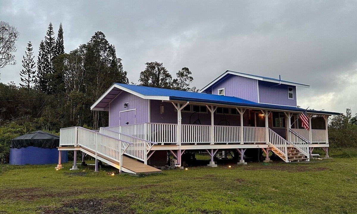 Fern Acres House | Entire Place & King Sized Bed