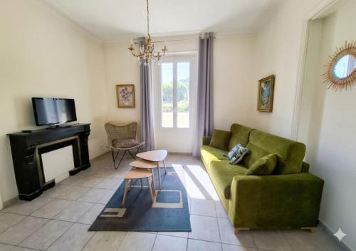 Le Teil Apartment | Entire place, Villa Roger apartment, Le Teil