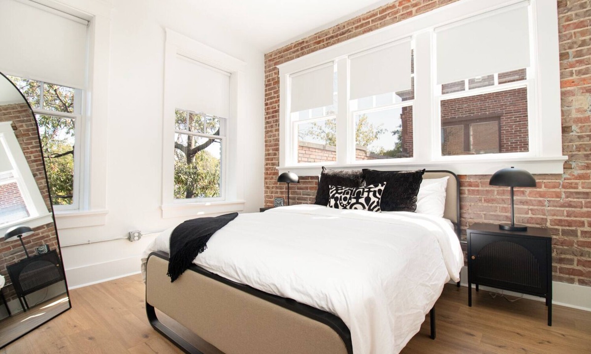 East of Broadway Apartment | Entire Renovated Historic/Modern Loft in Downtown