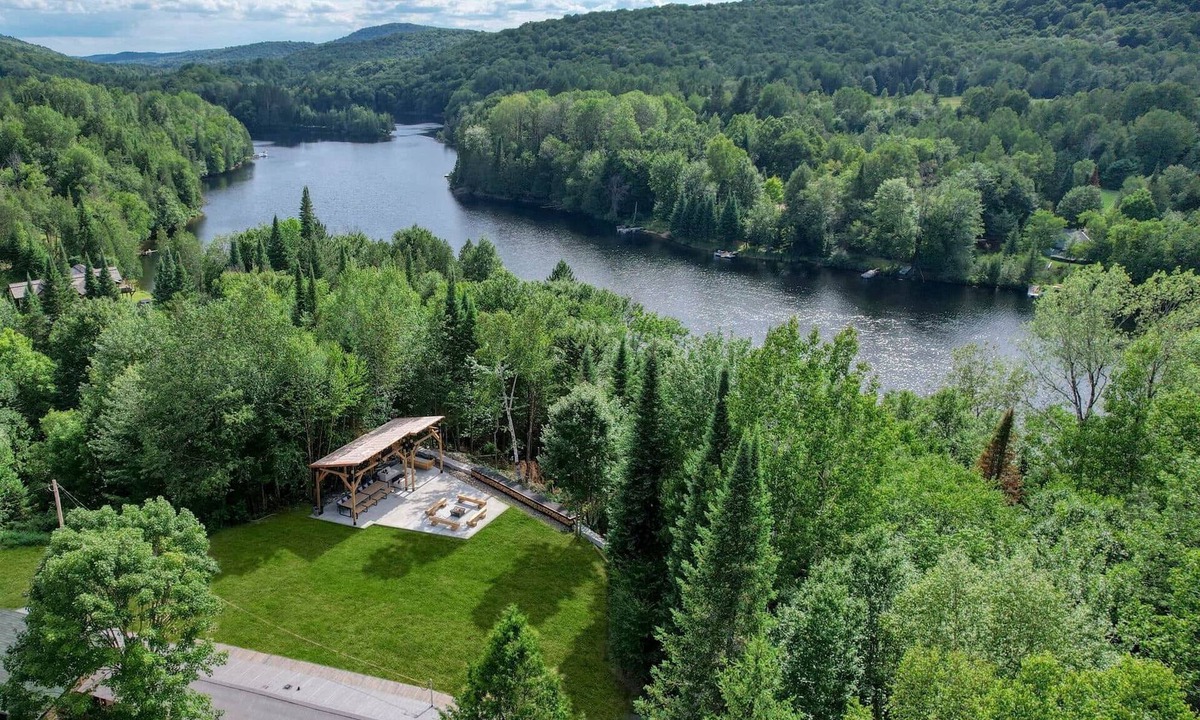 Amherst House | Entire resort Spa & Lake Rockway Motel