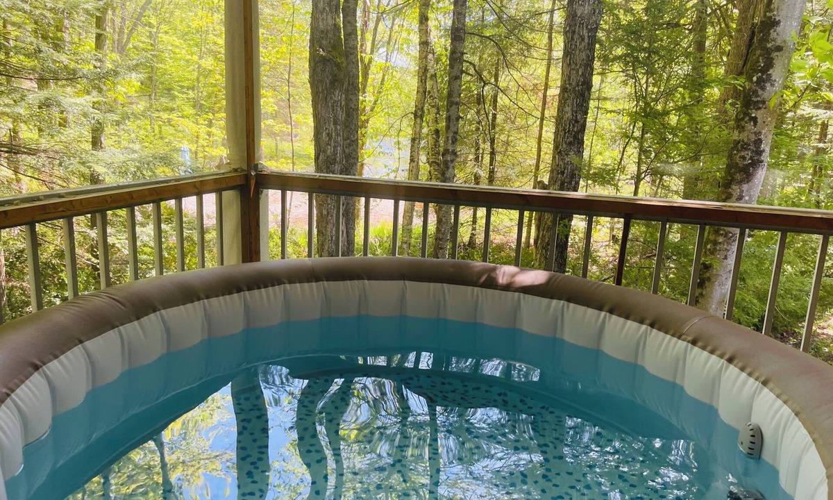 Sebright Cabin | Entire Riverfront & Forest Family Cottage