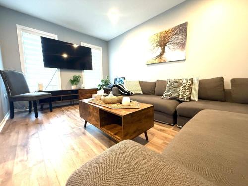 Vaughan House | Entire single house