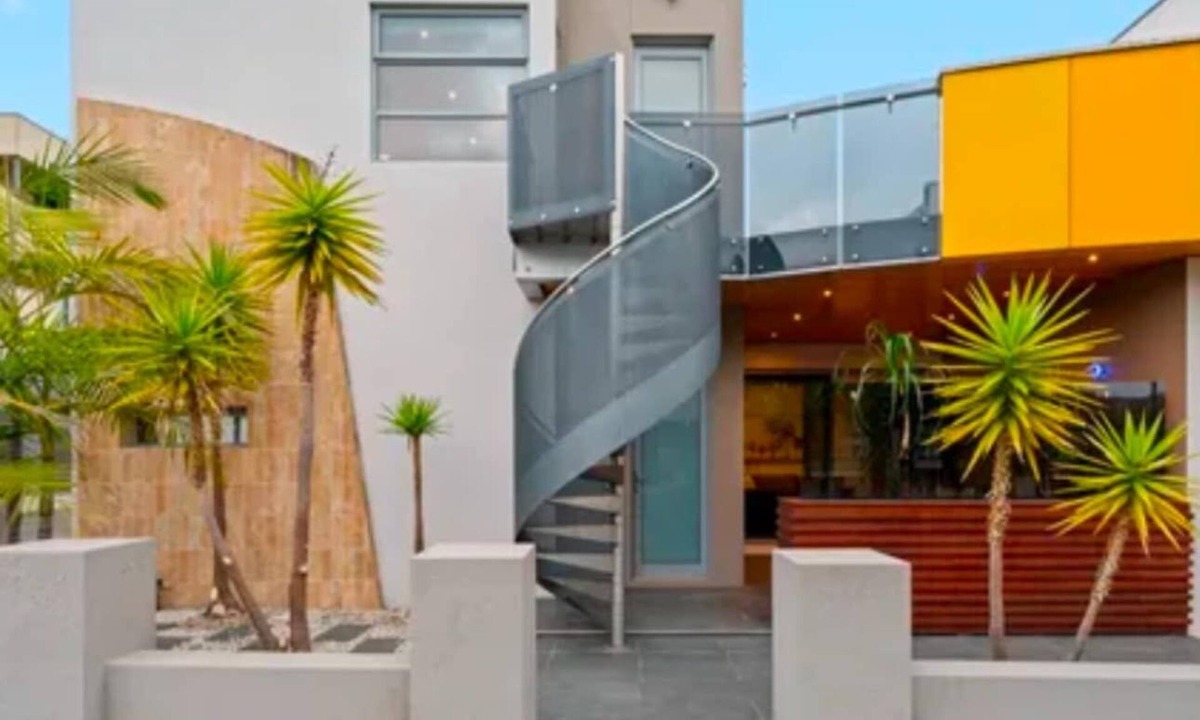 Maribyrnong Apartment | Entire studio with balcony in Maribyrnong