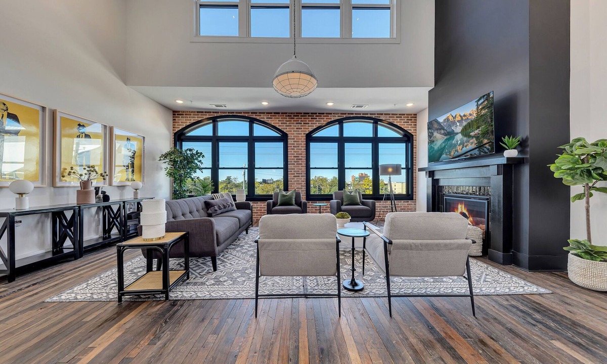 Castleberry Hill Apartment | Entire Top Floor Penthouse Loft, sleeps 20