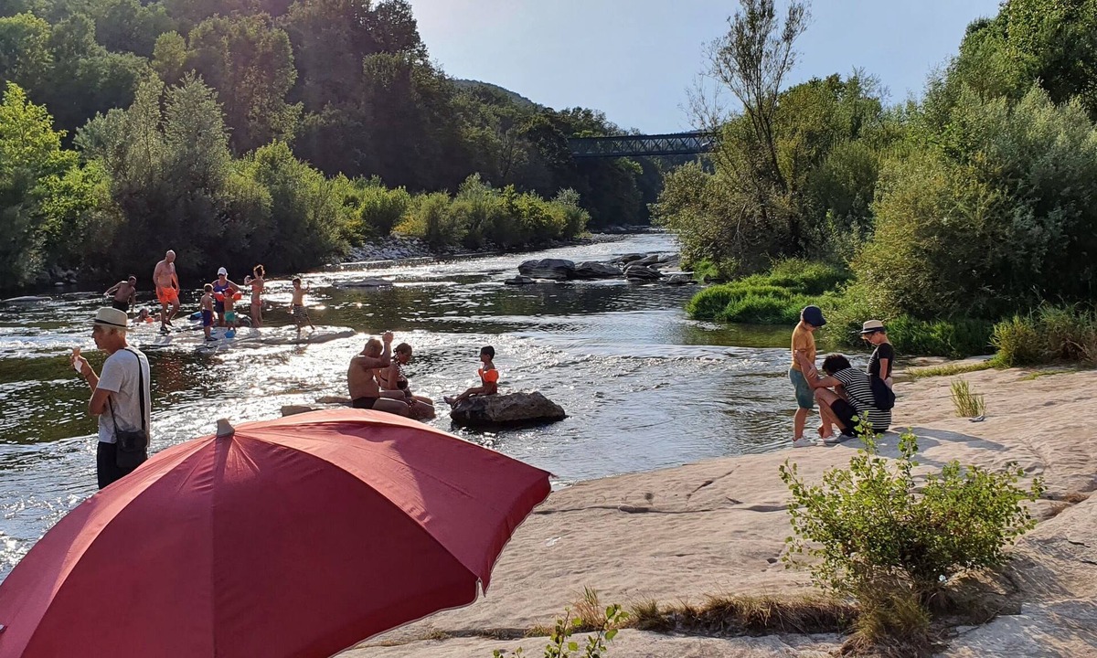 Vals-les-Bains House | Entire villa with pool