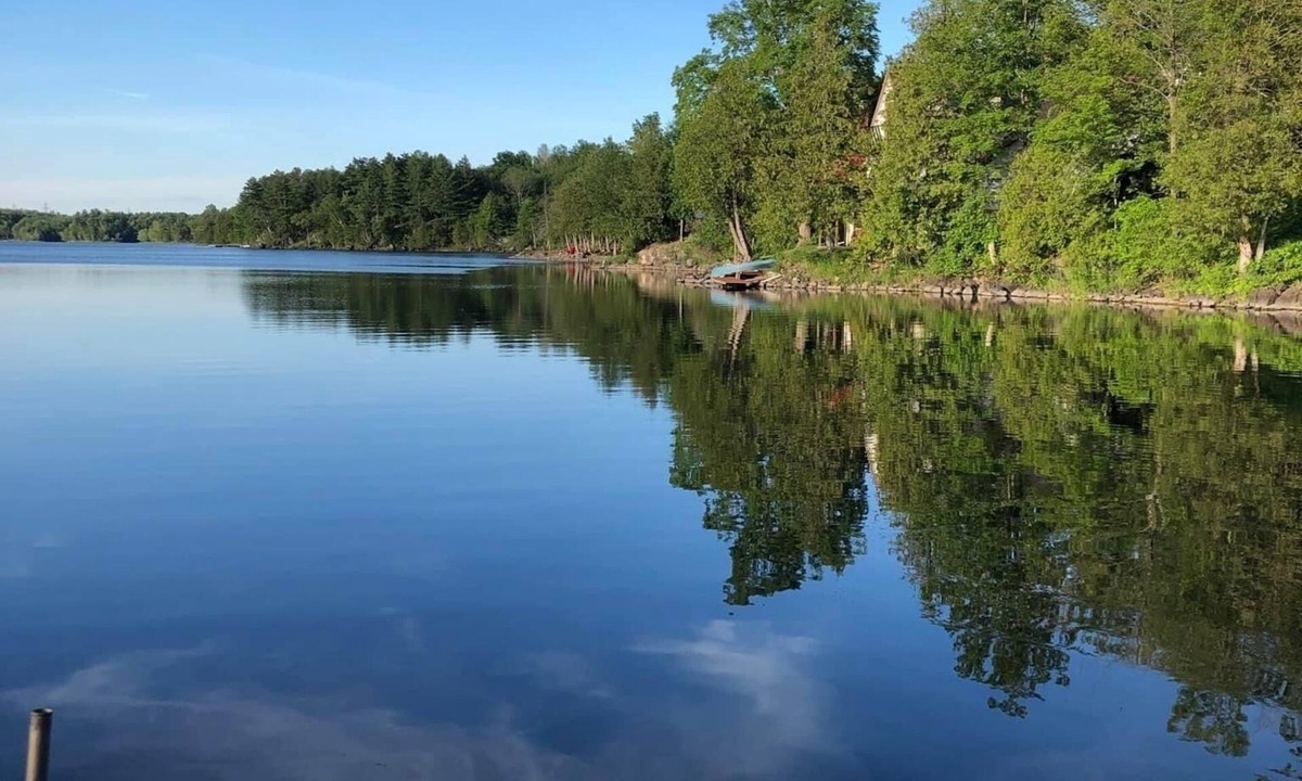 Frontenac Cottage | Entire Waterfront Cottage on Hambly Lake