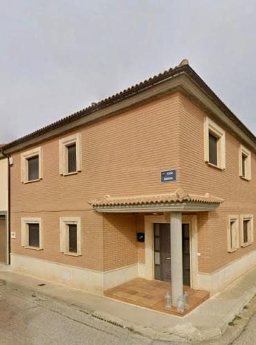 Almazan House | Entre Árboles y Río