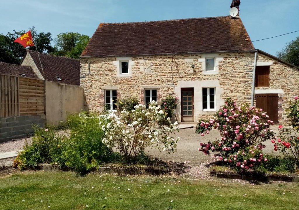 Le Cercueil House | Entre forêts et prairies