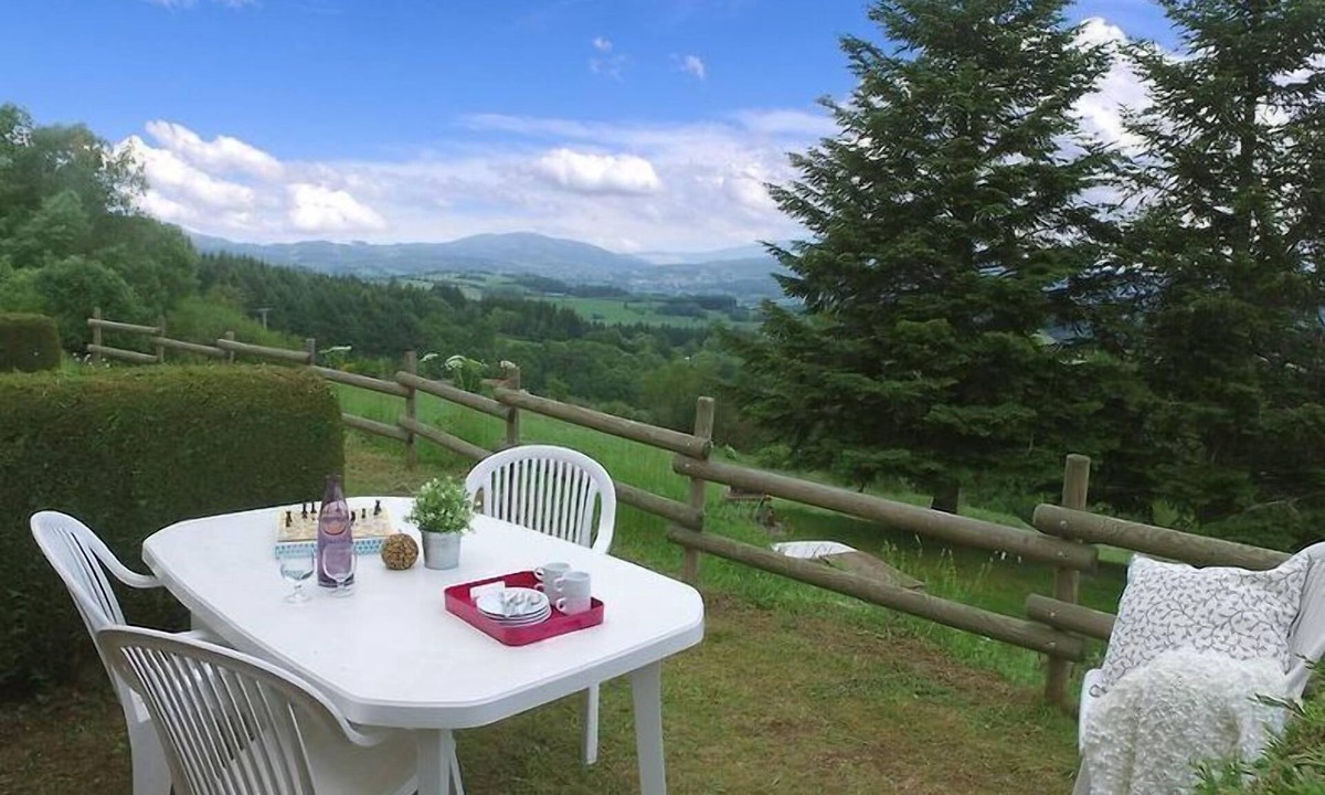 Saint-Jean-la-Vetre Condo | Entre Loire & Puy-de-Dôme | T2 + Accès piscine
