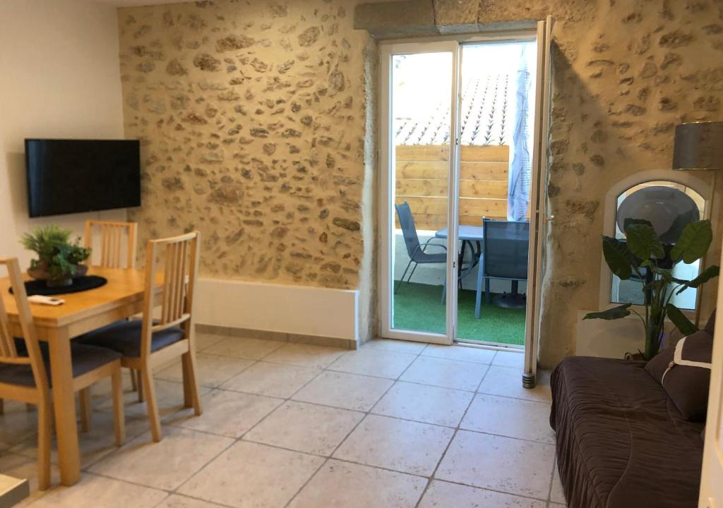 Pailhes Apartment | Entre mer, rivière et montagne f2 avec terrasse :)